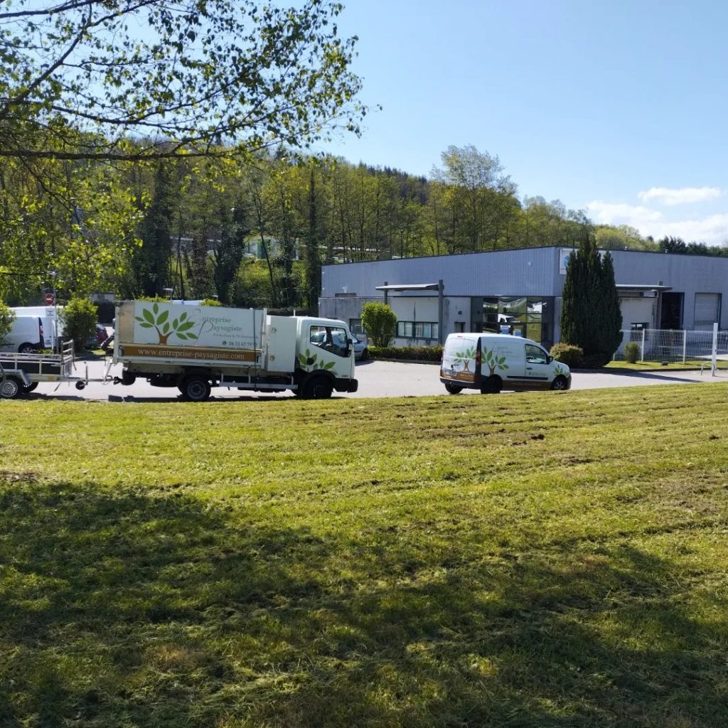 Photo des véhicules de l'entreprise paysagiste à Annecy